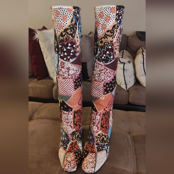 CHRISTIAN DIOR BEADED BOOTS - Picture 6 of 16